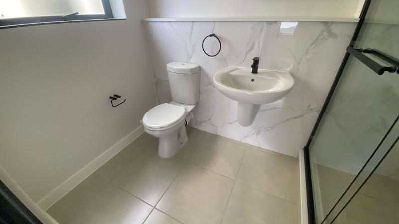 To Let 1 Bedroom Property for Rent in Richwood Western Cape